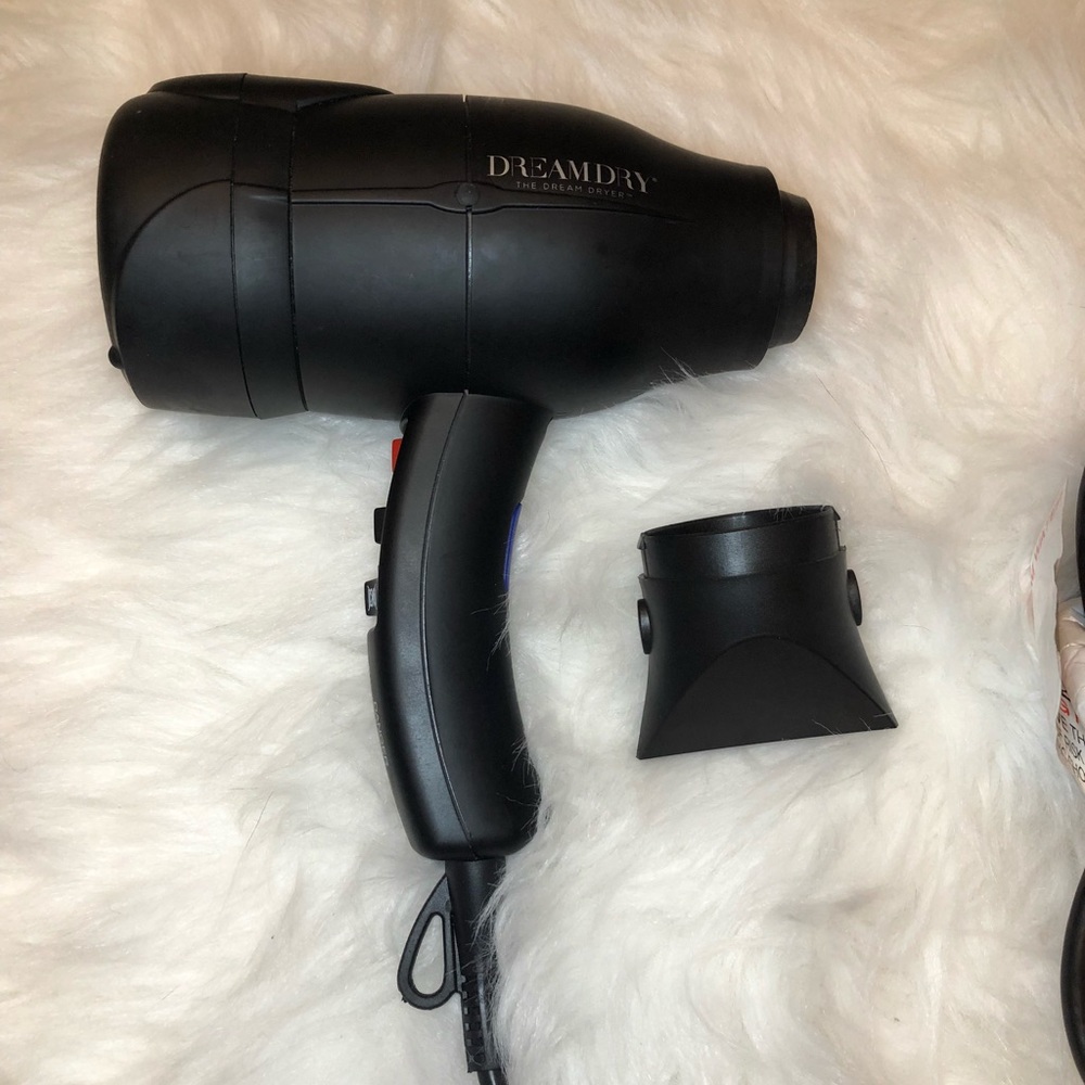 DreamDry blow dryer